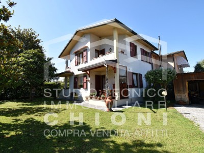 vendita Rif. p24 Villa Bifamiliare a Vittoria Apuana