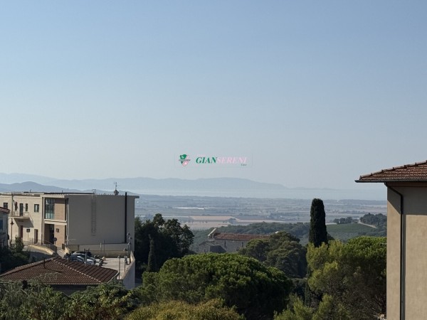 Vista mare, borgo medievale e ...