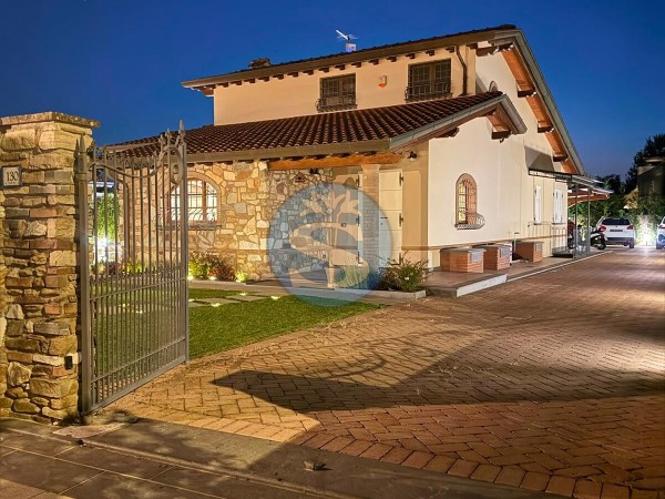 Villa in Affitto a  (Seravezza