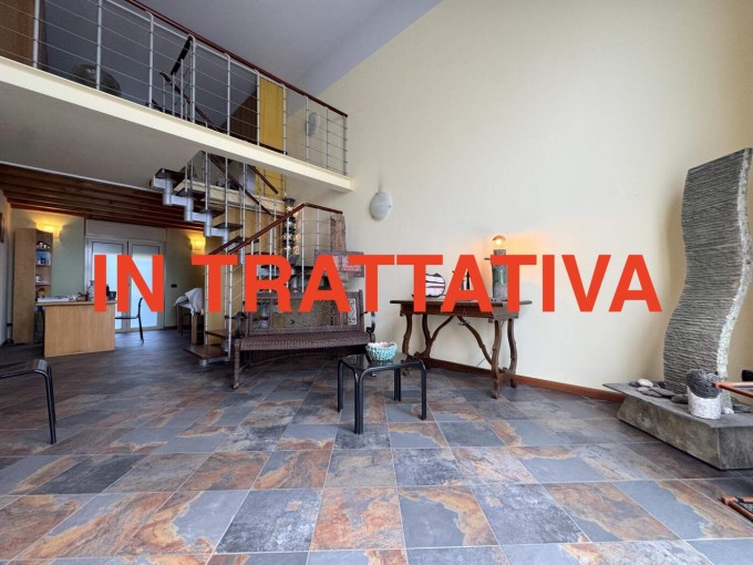 Caratteristico loft con autori