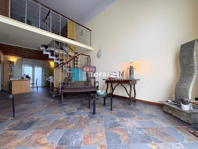 Caratteristico loft con autori