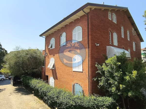 Villa bifamiliare in Vendita a