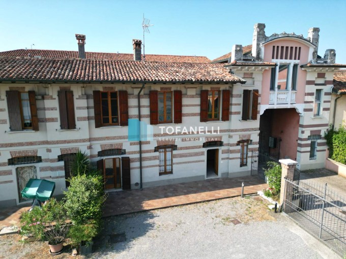 Trilocale su due livelli senza