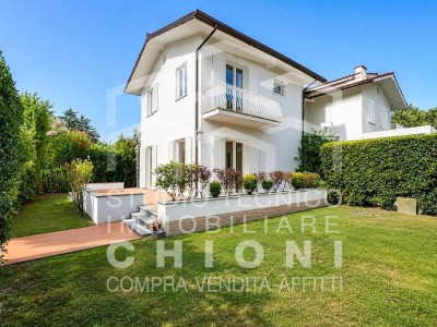 vendita Rif. p27 Villa Bifamiliare a Vittoria Apuana