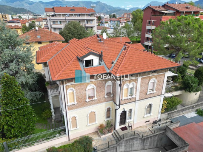 Bilocale mansardato in palazzo