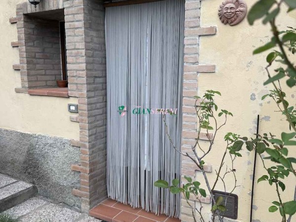 DUE APPARTAMENTI CON 450 MQ DI...