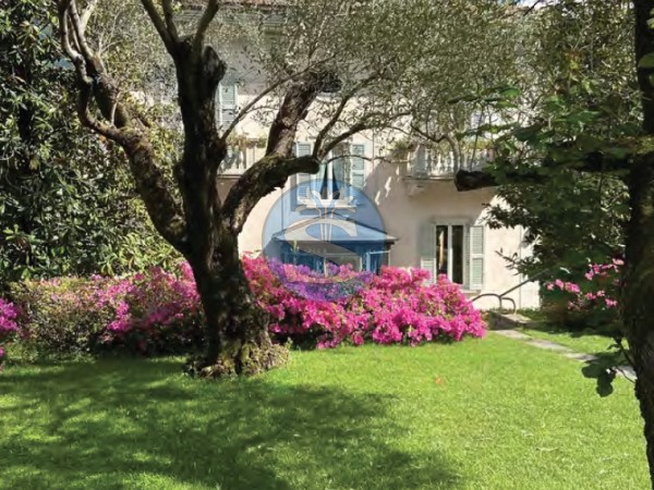 Villa in Rent a  (Como) 