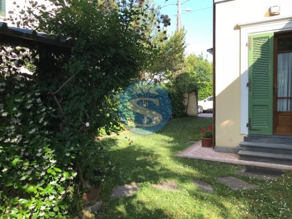 Villa in Affitto a Marina Di P