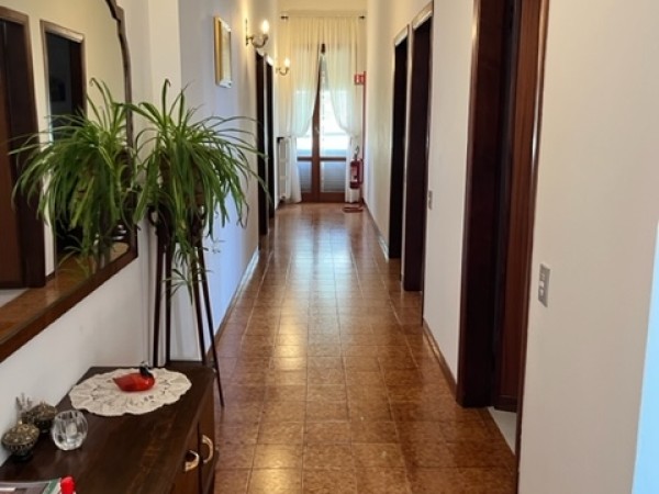 Vinci terratetto libero su tre...