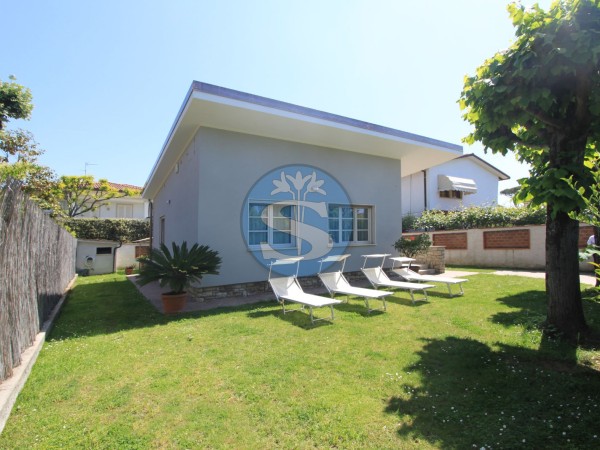 Detached house in Rent a  (For