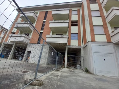 Stabile - Palazzo in Vendita a San Giorgio Piacentino