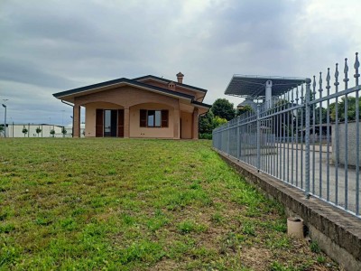 Villa in Vendita a Piacenza