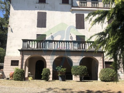 Villa in Vendita a Ziano Piacentino 0 