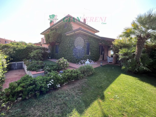 Villa bifamiliare con giardino...