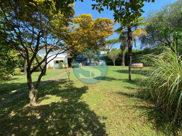 Villa in Vendita a Marina Di P